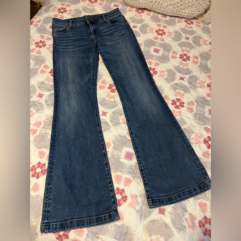 Kut from the Kloth Medium Wash Blue Flare Jeans Stretch Denim Women’s Size 8